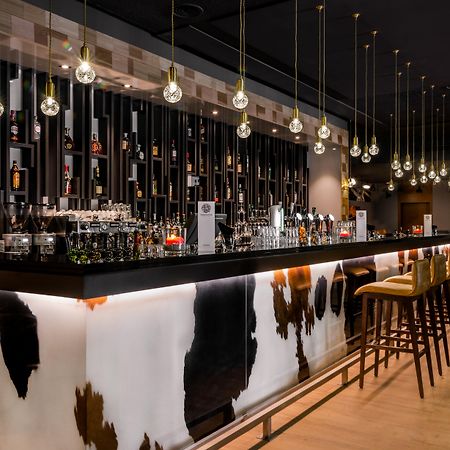 Bilderberg Garden Hotel Amsterdam Esterno foto The bar at the restaurant