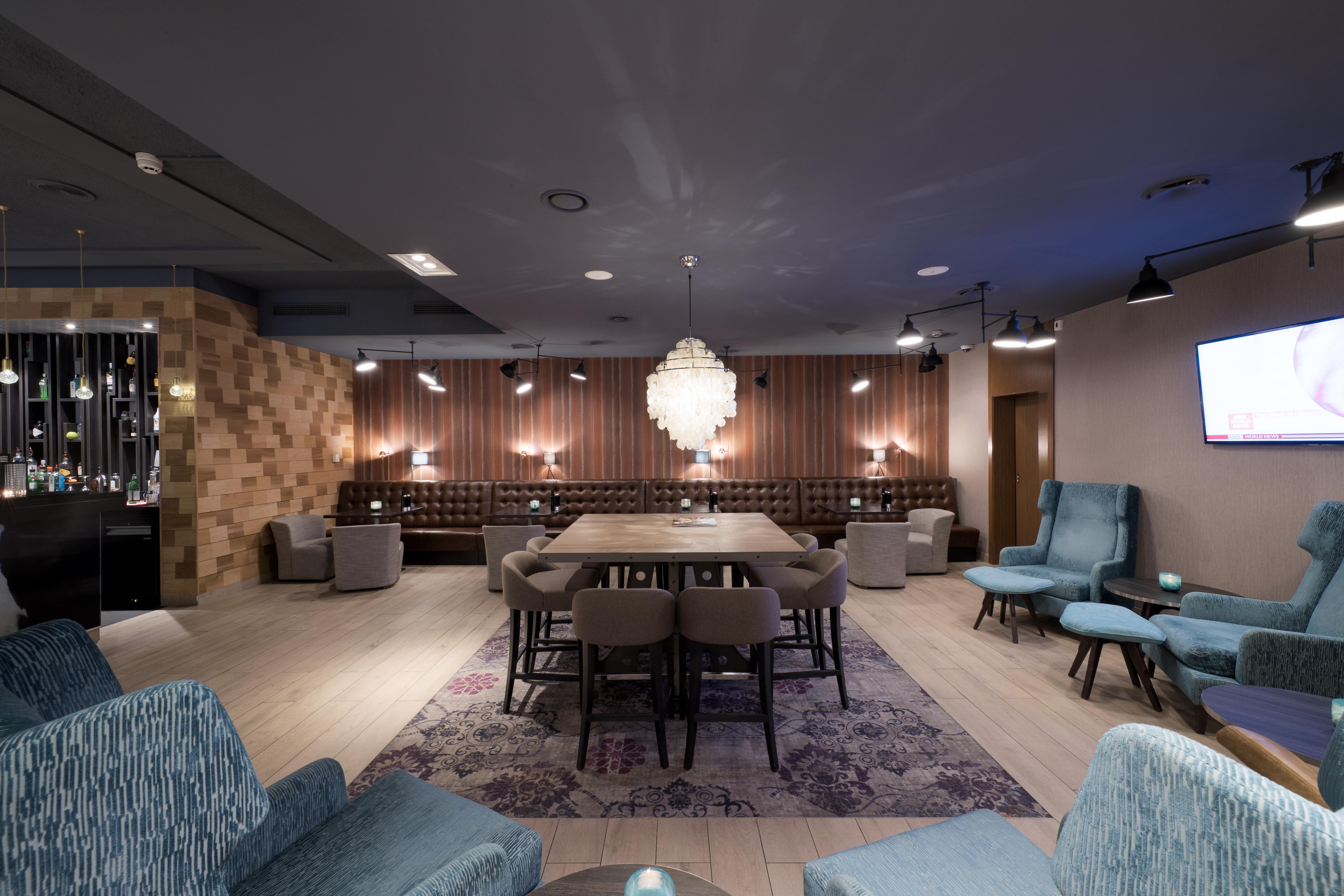 Bilderberg Garden Hotel Amsterdam Esterno foto The lounge at Tallinn Airport