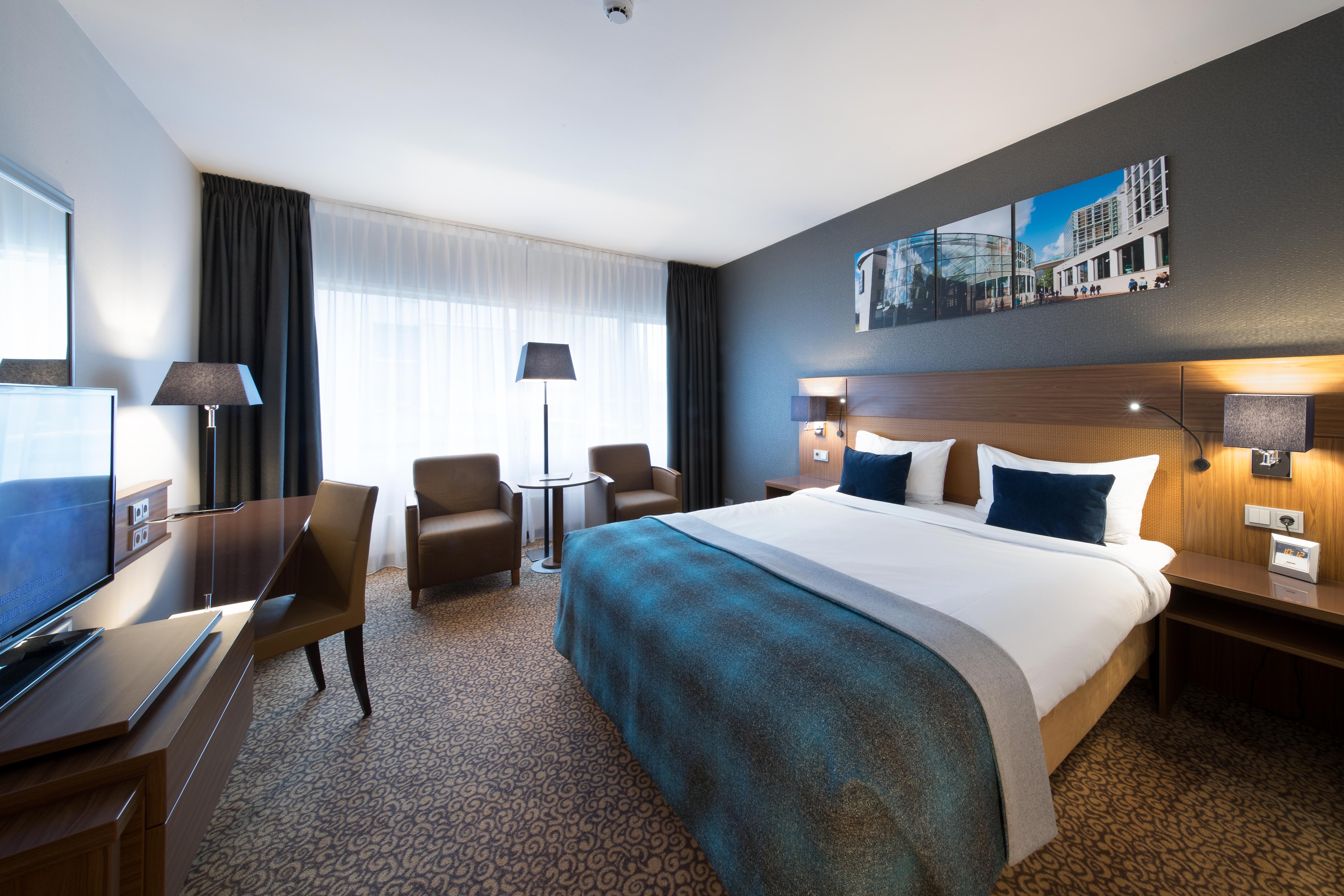 Bilderberg Garden Hotel Amsterdam Esterno foto A room at the Radisson Blu Hamburg