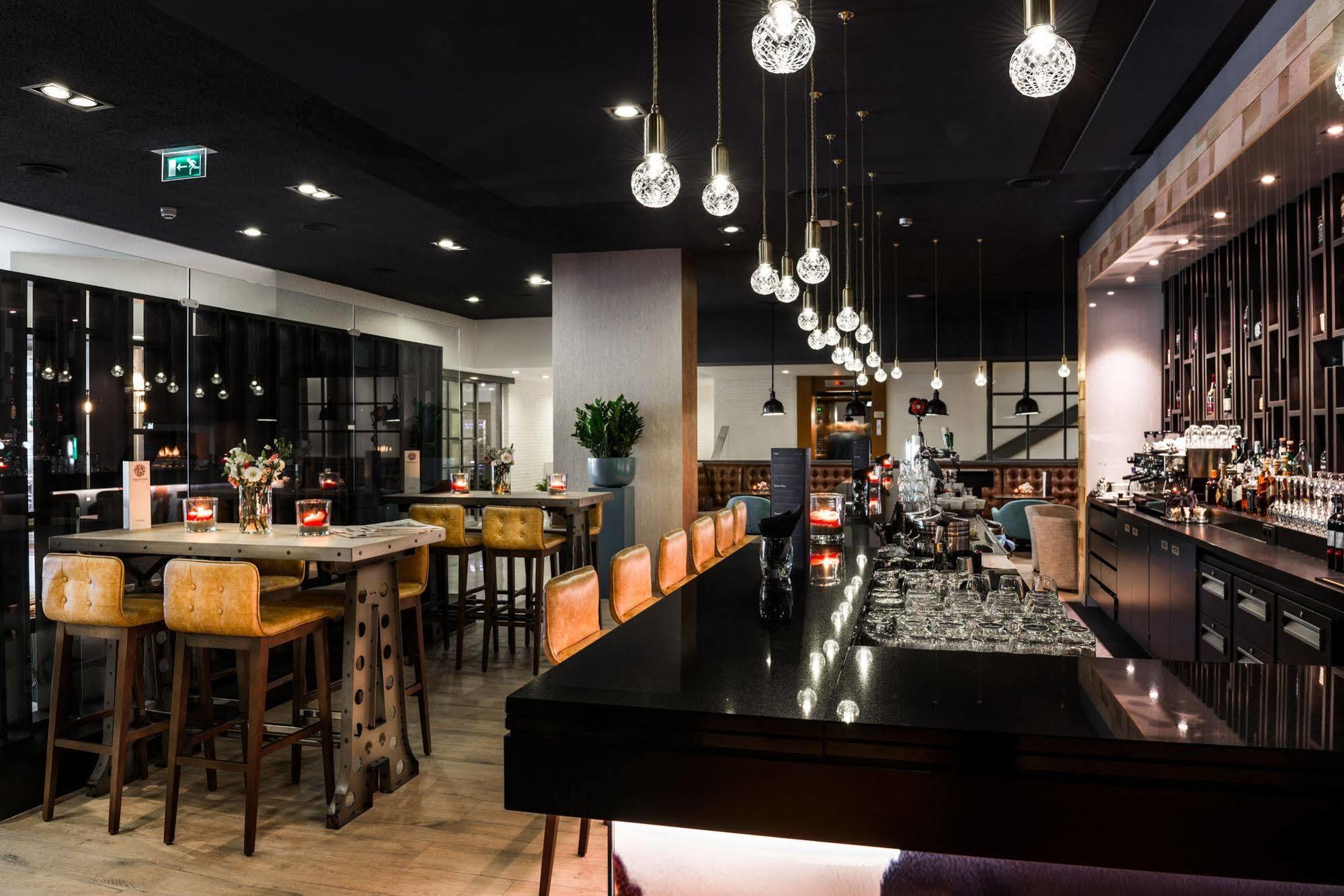 Bilderberg Garden Hotel Amsterdam Esterno foto The lounge at Copenhagen Airport